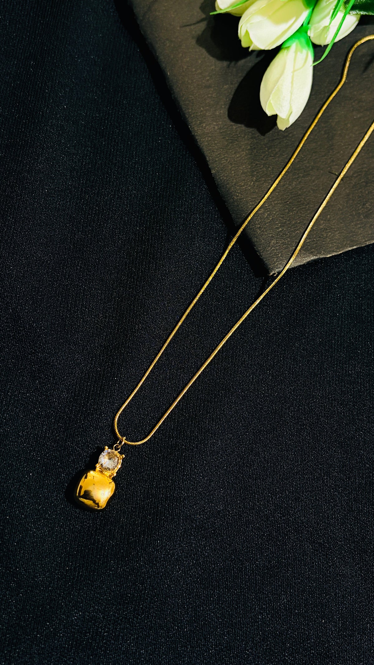 Solid solitaire Antitarnish chain alternate view 1
