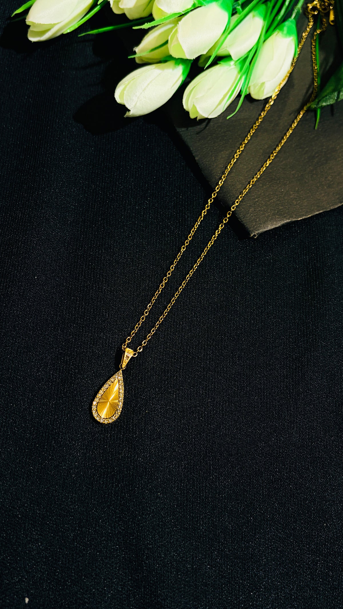 Drop shaped Antitarnish chain alternate view 1