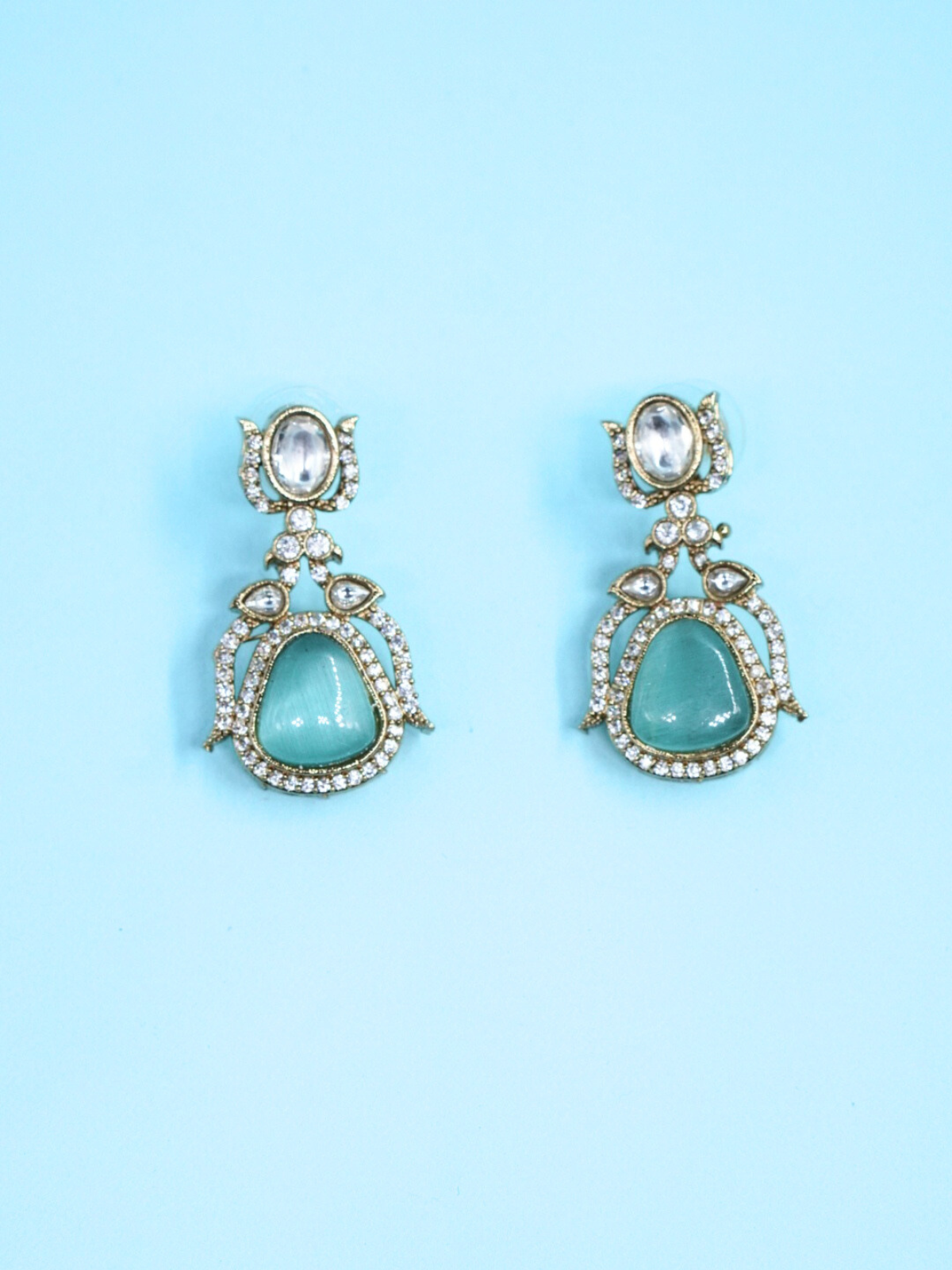Pearl Choker Necklace with Monalisa Stone Pendant & Earrings