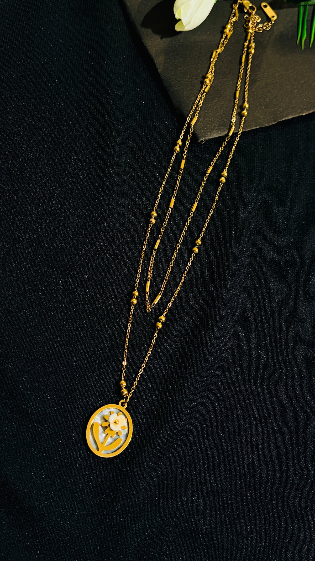 Flower shaped double layered Antitarnish chain alternate view 1