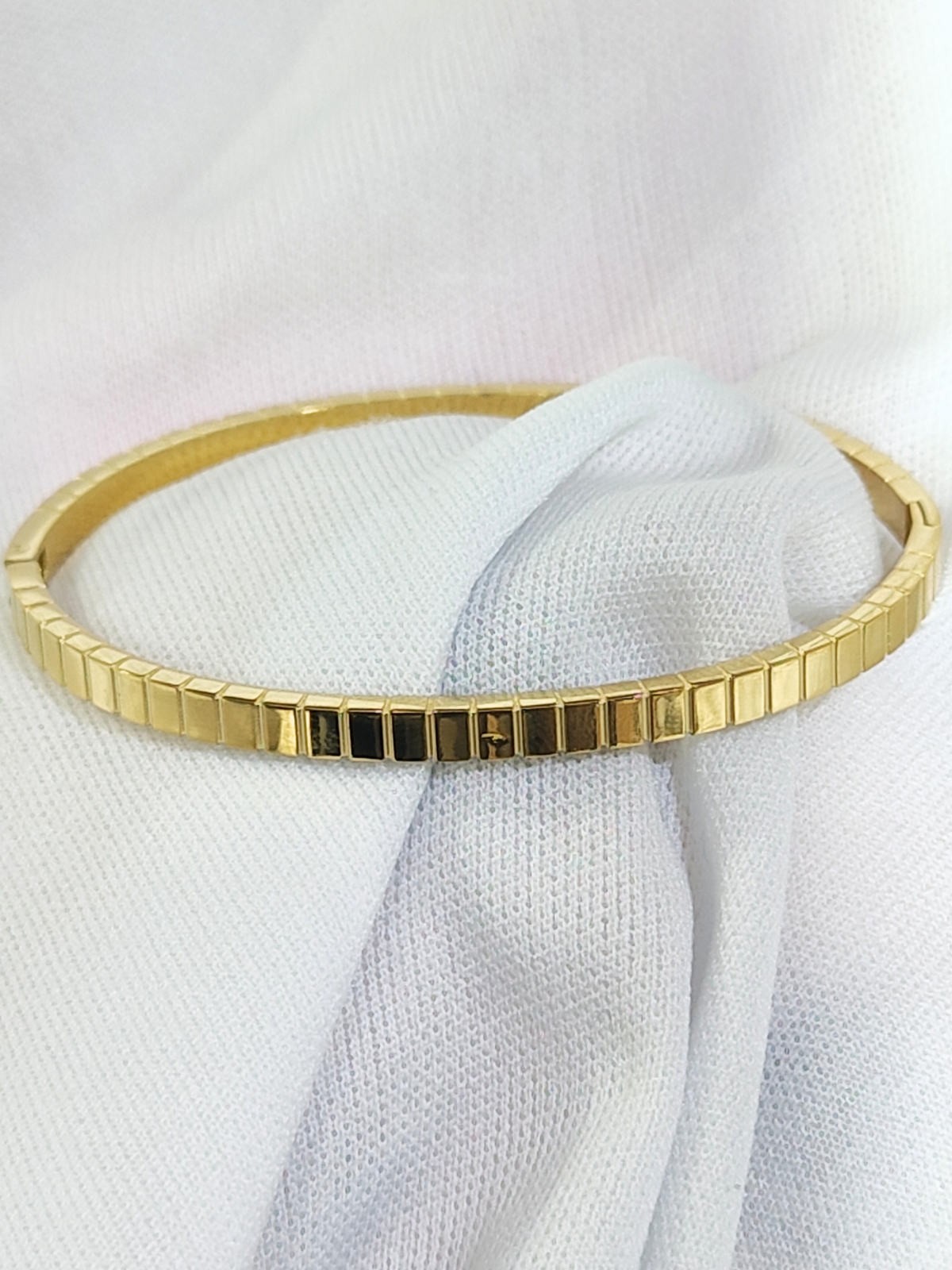 Anti tarnish textured block design bracelet