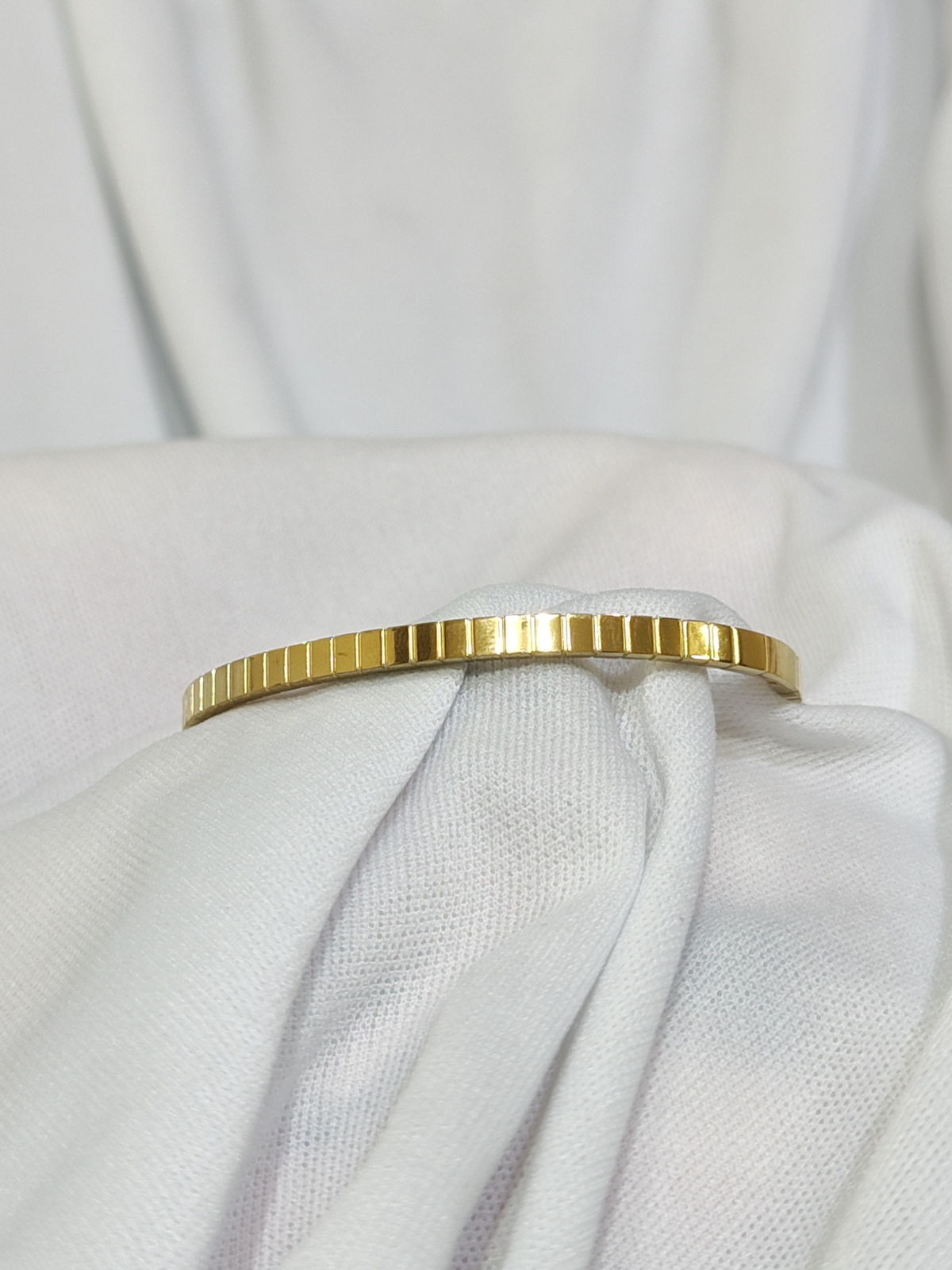 Anti tarnish textured block design bracelet