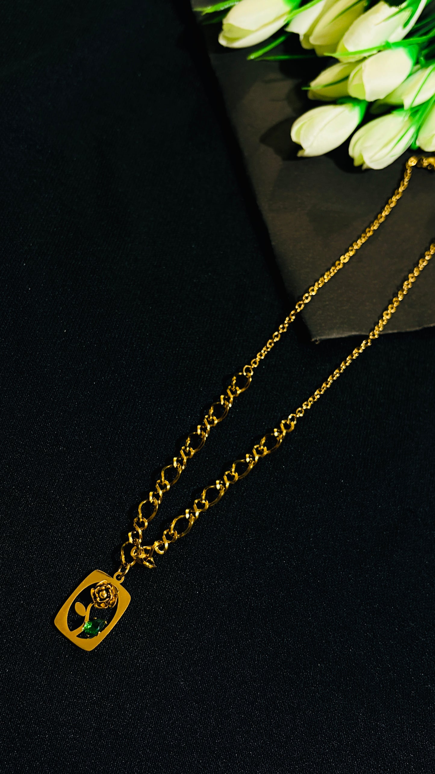 Rose square shaped statement Antitarnish chain