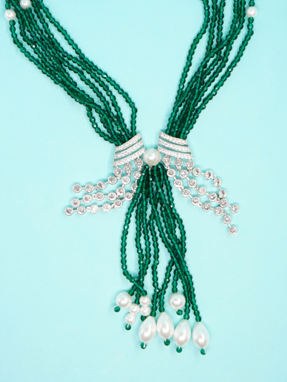 Green hydro bead necklace set with pearls and AD pendant close view