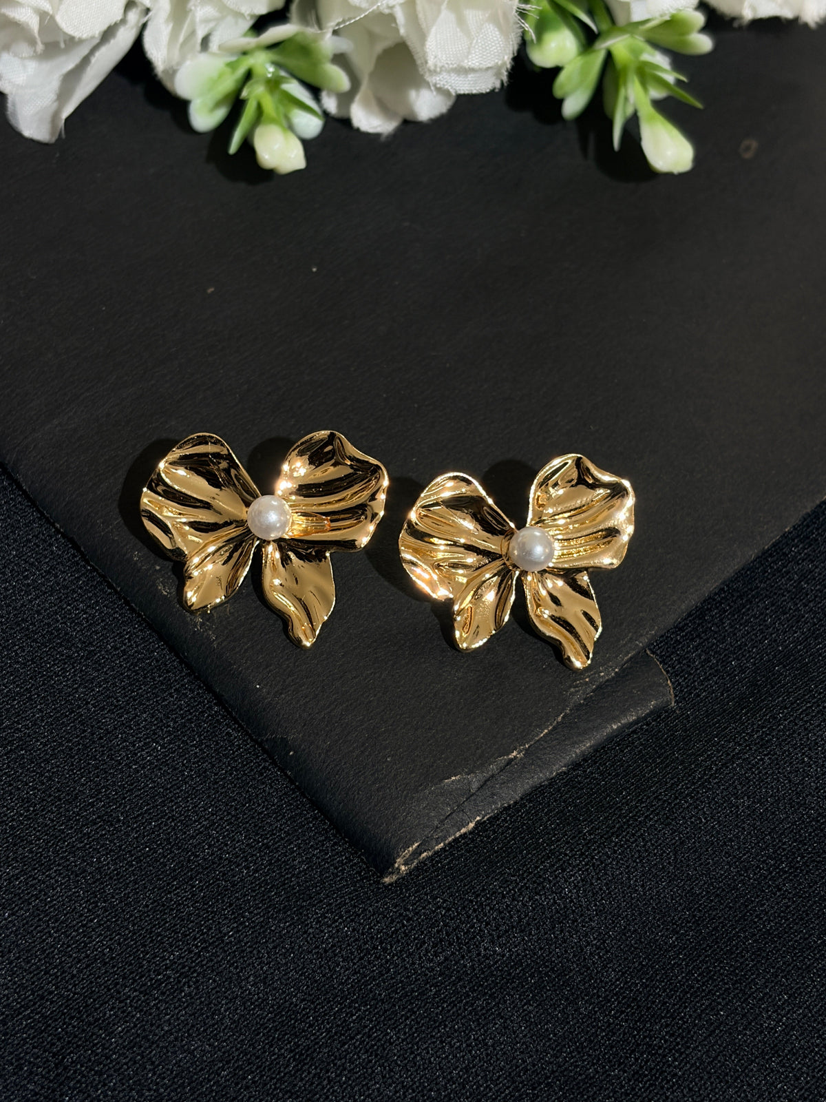 Anti-Tarnish Plated Floral Pearl Stud Earring alternate view 2