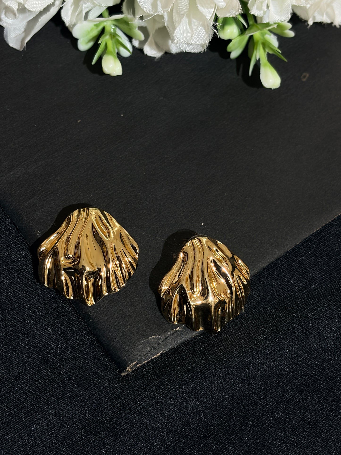 Anti Tarnish Clamshell Earrings