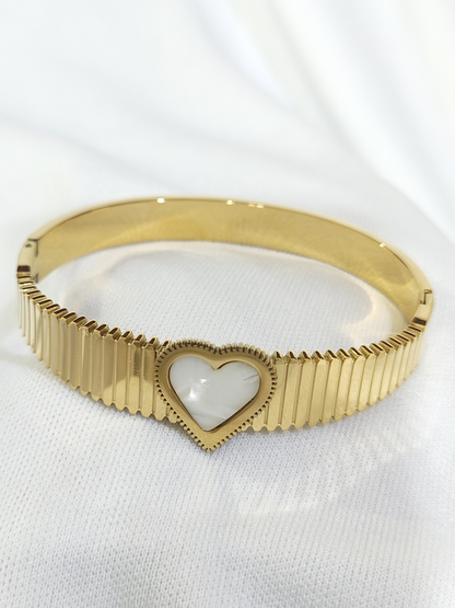 Anti Tarnish Gold Finish Heart Bracelet