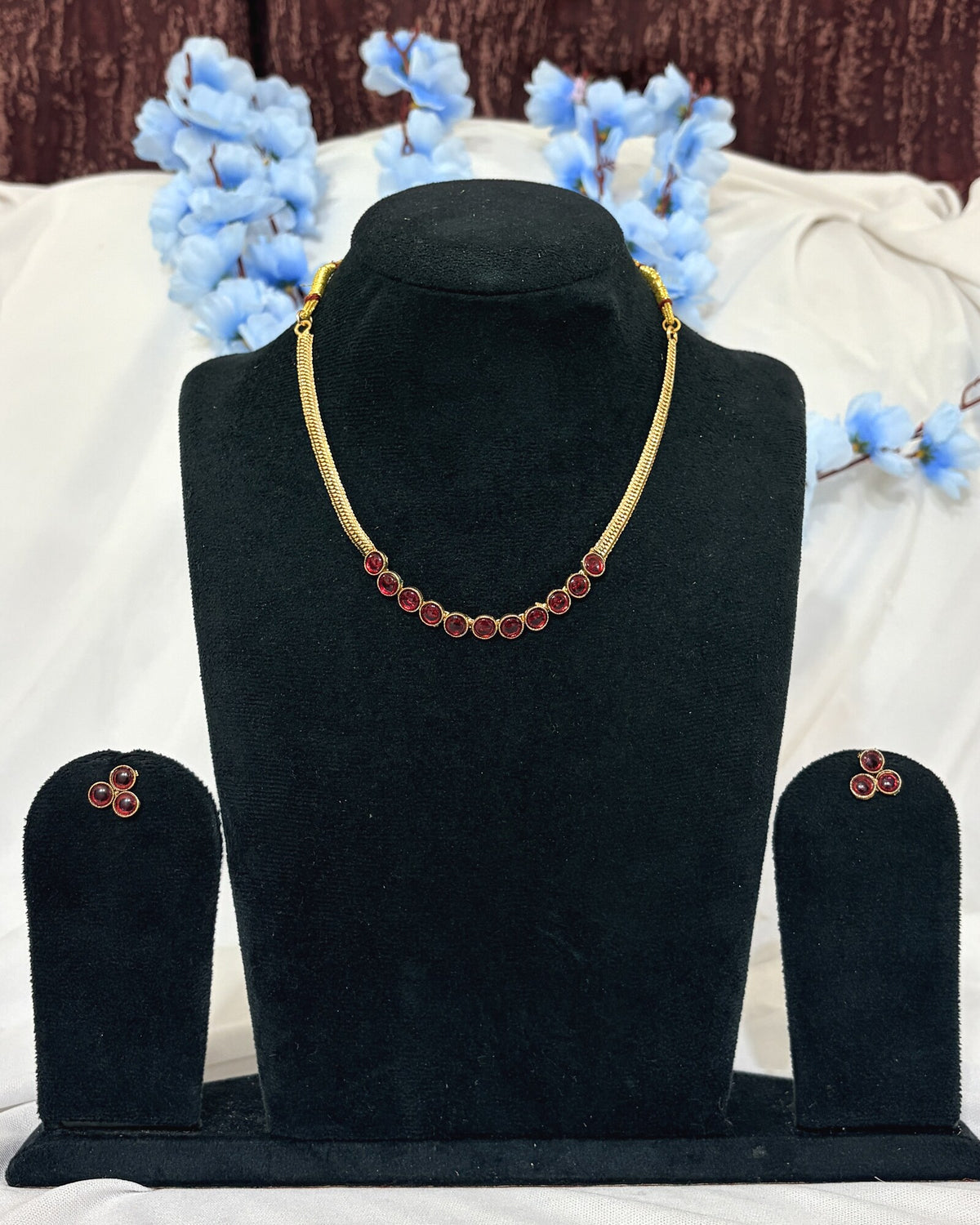 Bed Necklace full product view