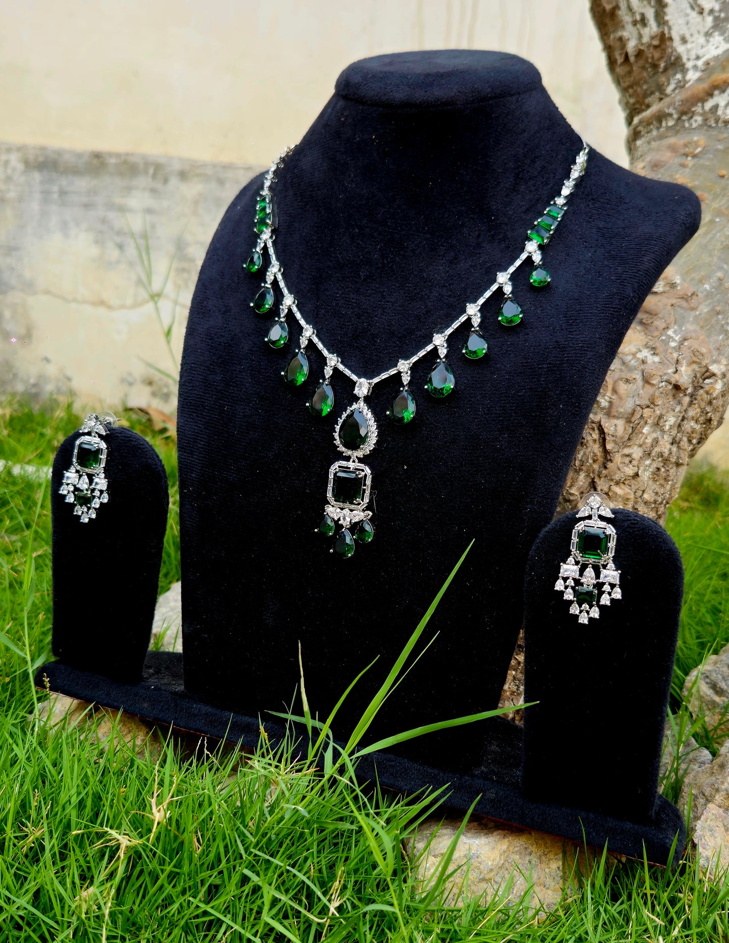 Royal Emerald Green & American Diamond Necklace Set