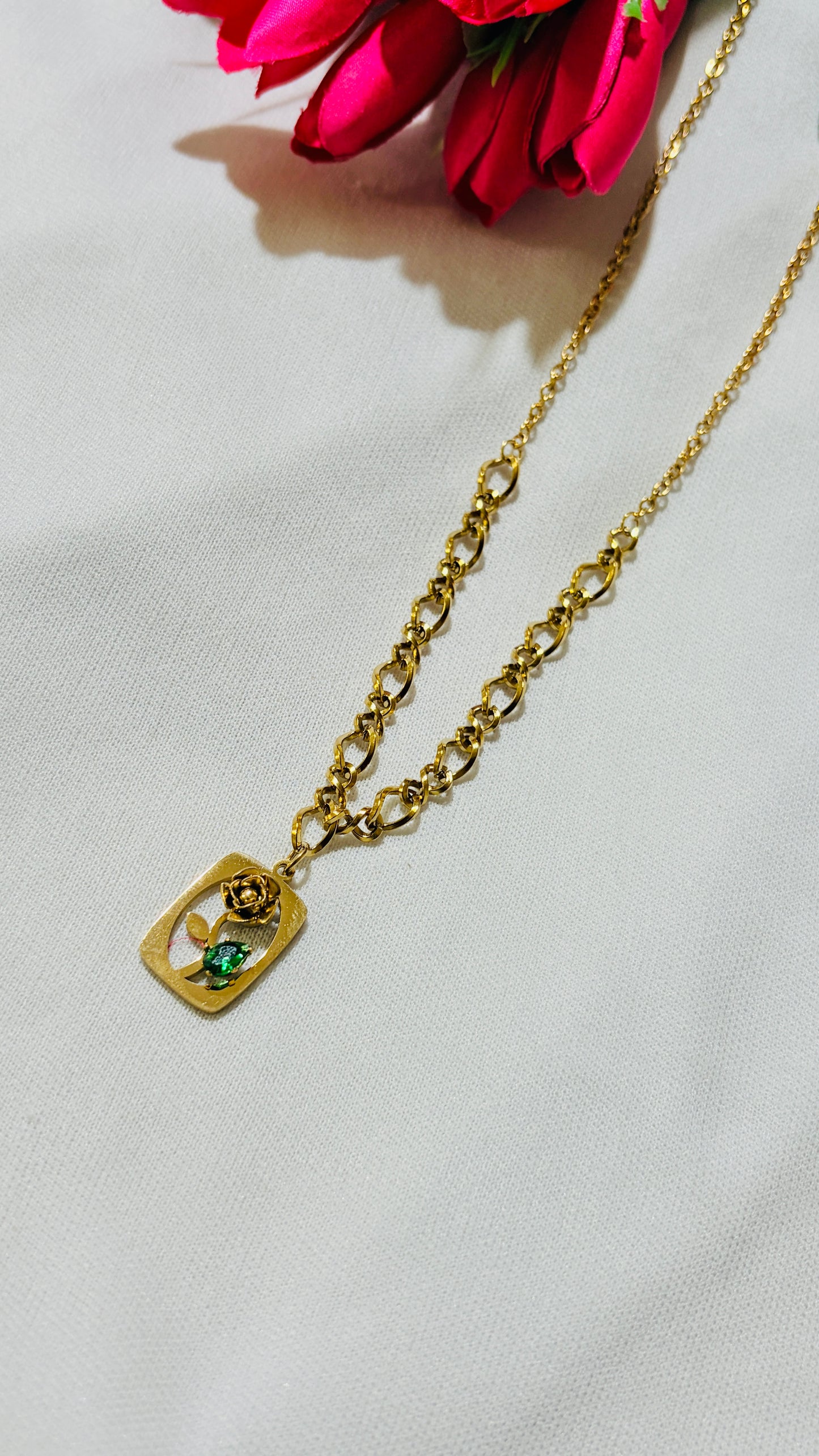 Rose square shaped statement Antitarnish chain