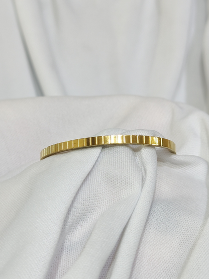 Anti tarnish textured block design bracelet