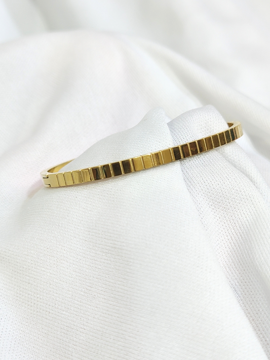 Anti tarnish textured block design bracelet