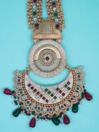 Antique temple long necklace set with grand pendant close view