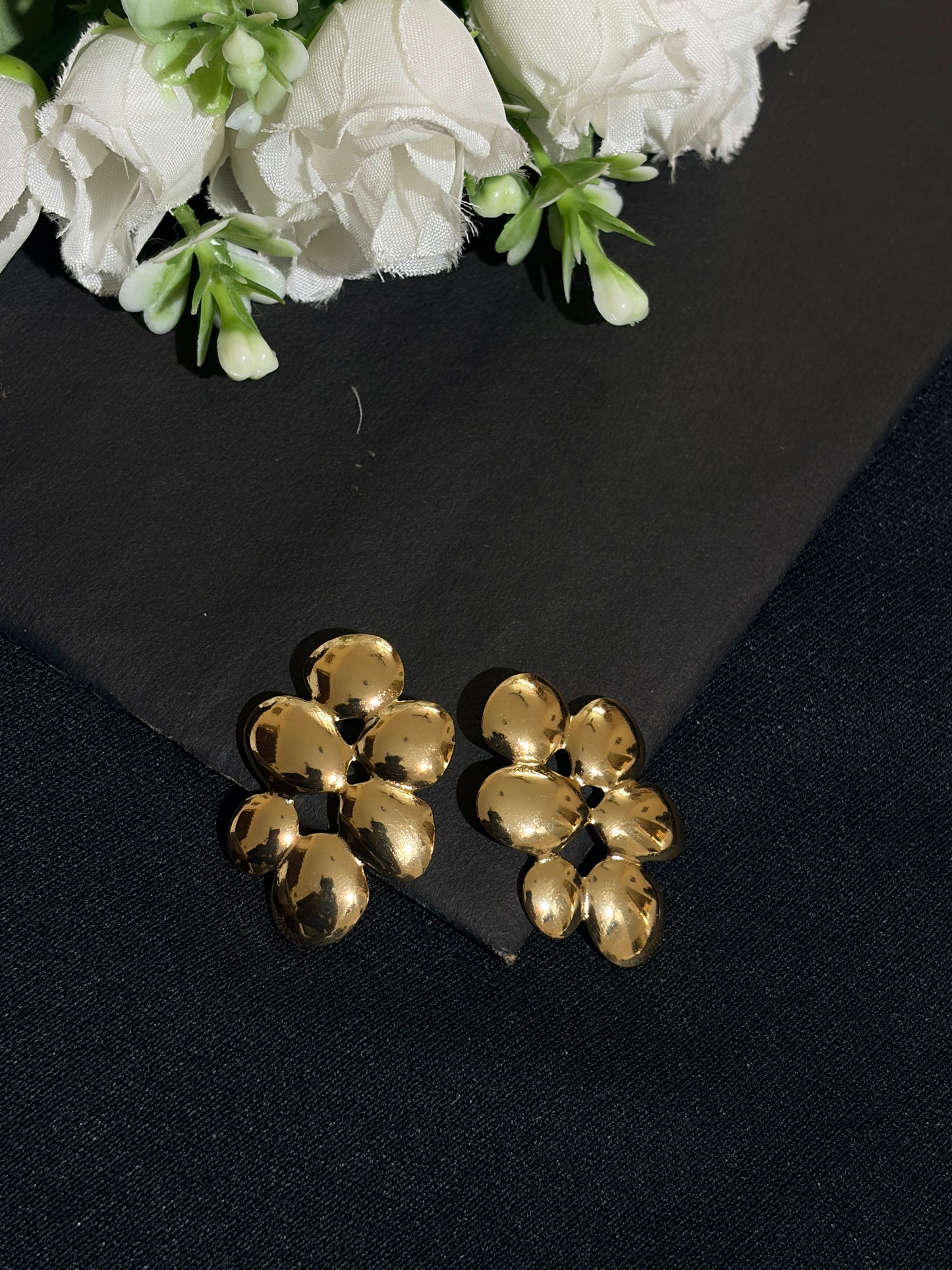 Floral Stud Antitarnish earrings