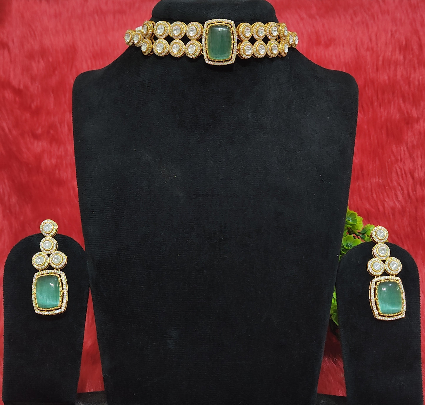 Kundan Choker Set with Green Monalisa Stone