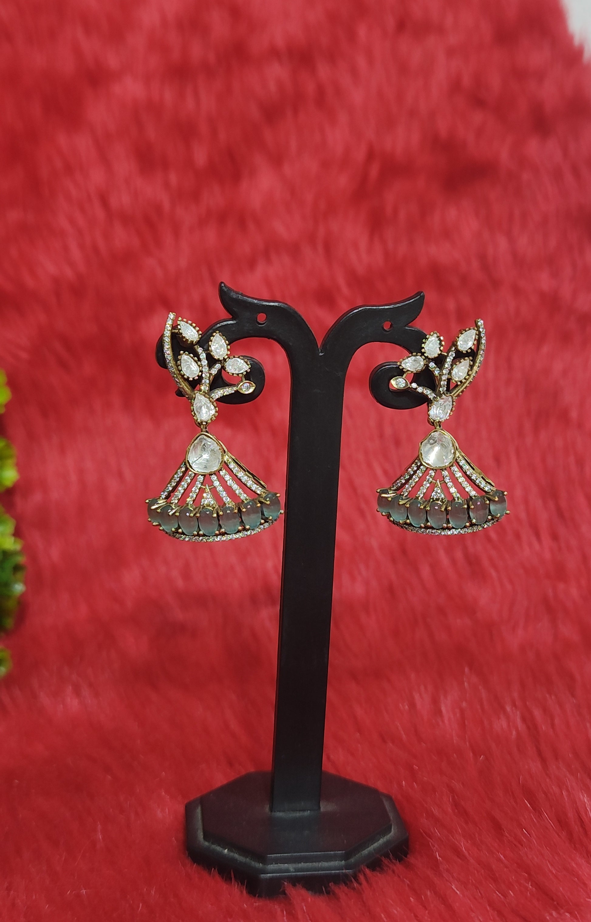 Pemium Pota Doublet Kundan Earrings