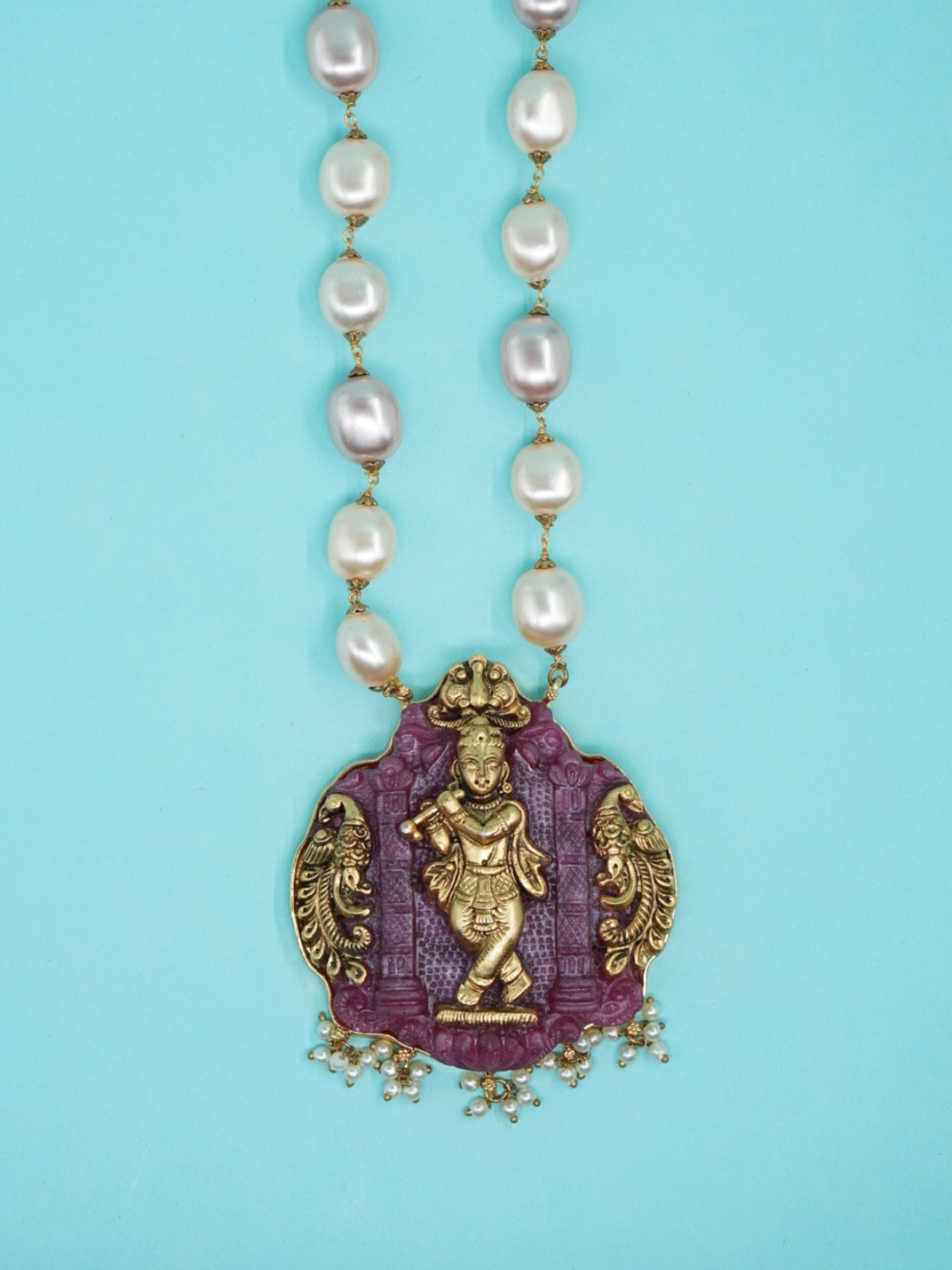 Traditional Krishna Pendant Pearl Necklace – Copper Base close view