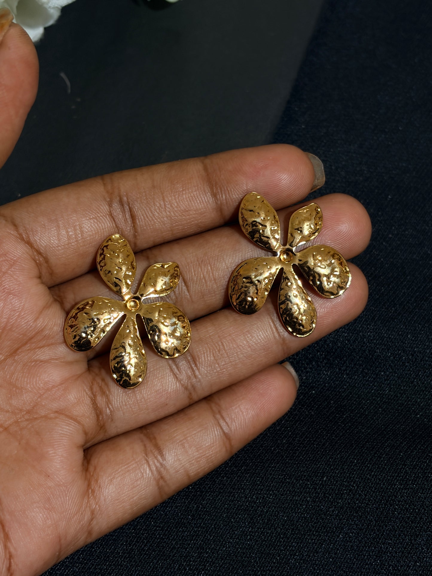 Anti Tarnish Gold-plated flower earrings
