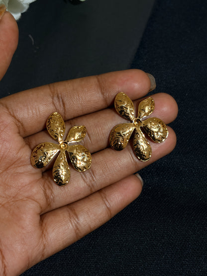 Anti Tarnish Gold-plated flower earrings